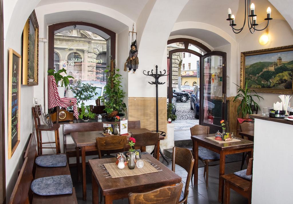 Charles Bridge Bed And Breakfast Praha Bagian luar foto