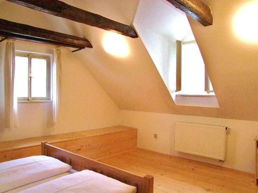 Charles Bridge Bed And Breakfast Praha Bagian luar foto