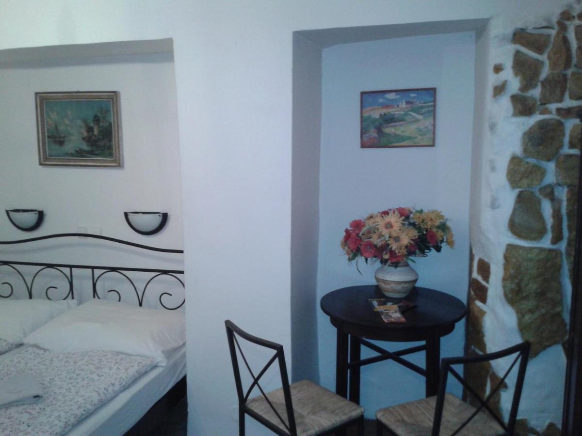 Charles Bridge Bed And Breakfast Praha Bagian luar foto